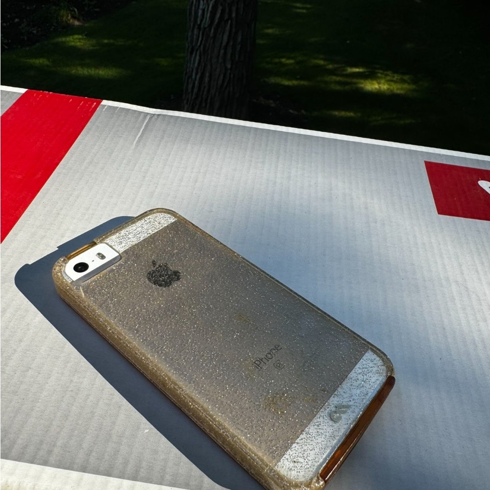 Apple iPhone SE